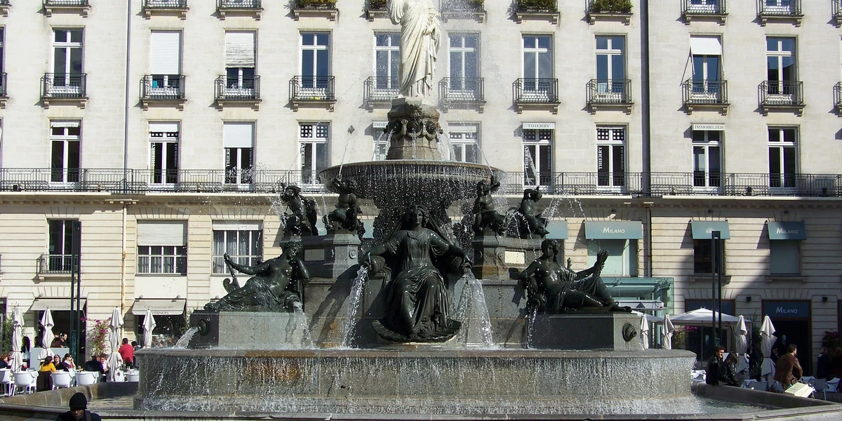 Vue de Nantes : la fontaine de la place Royale