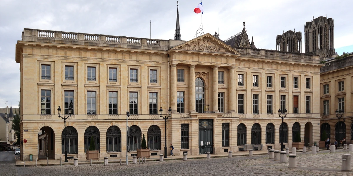 Vue de Reims : la place Royale