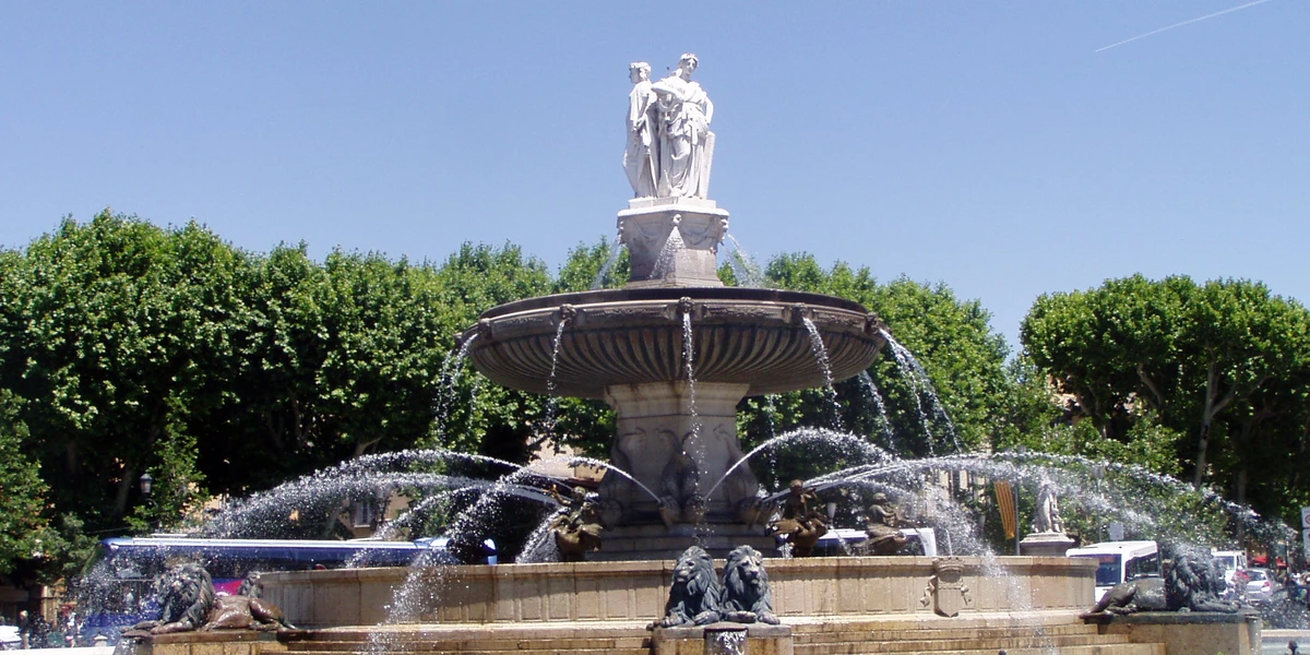 Vue d'Aix-en-Provence : la fontaine de la Rotonde