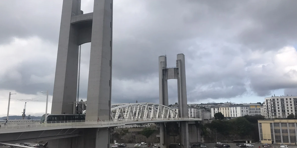 Vue de Brest : le pont de Recouvrance