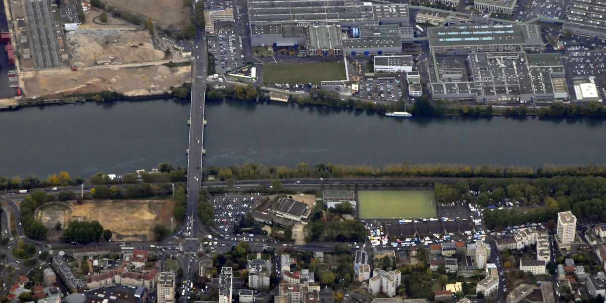 Vue aérienne d'Argenteuil : le pont sur la Seine