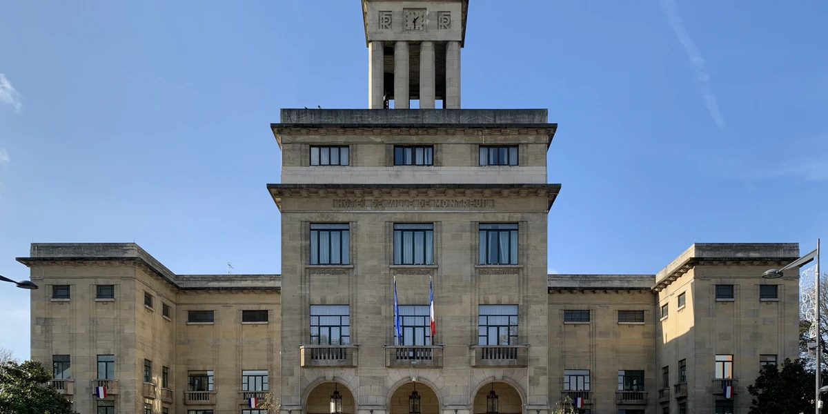 Vue de Montreuil : l'hôtel de ville